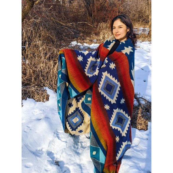 Alpaca Queen Size Blanket, Imperial Blue Geometrical Throw, Native Design Campin - Picture 6 of 10